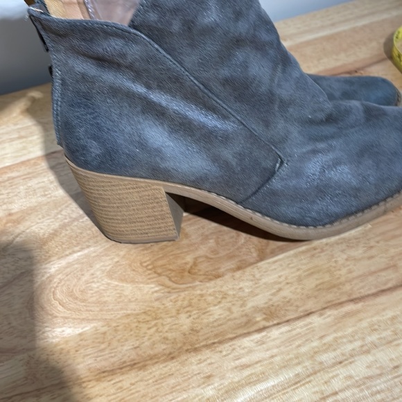 Gray booties - Picture 3 of 6